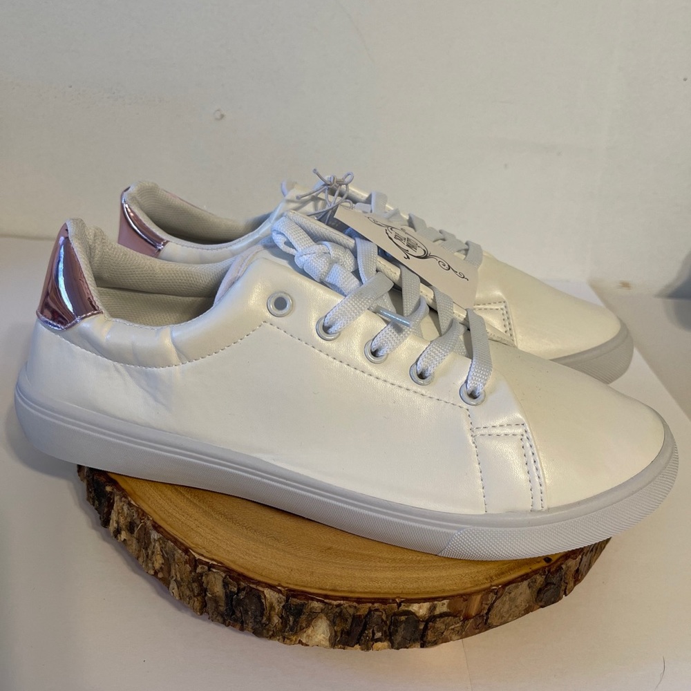 Sole Mates Women's Shoes White Faux Leather With Pink Colored Backs Sz 6-7-10